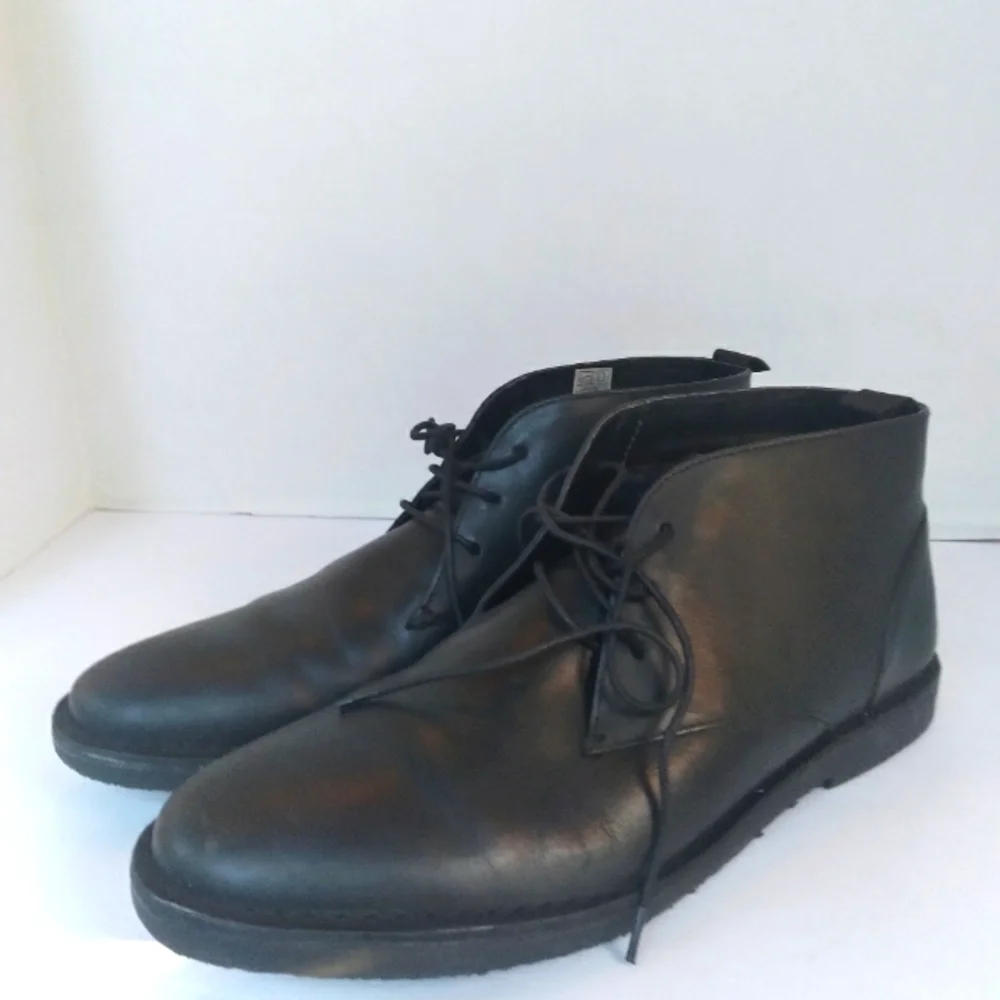 Classic Black Leather Chukka Boots Casual Dress Shoes Minimalist Desert Boots